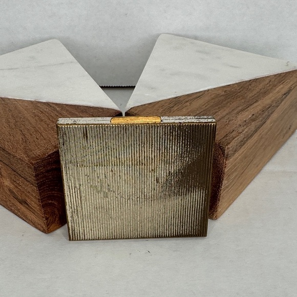 Vintage 1950s Silver and Gold Floral Makeup Compact - Picture 5 of 11